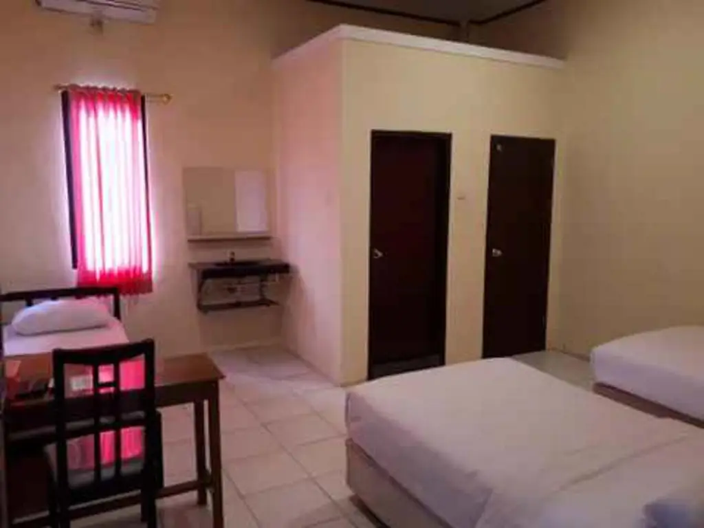 Соронг: RedDoorz near Dermaga Pelabuhan Rakyat