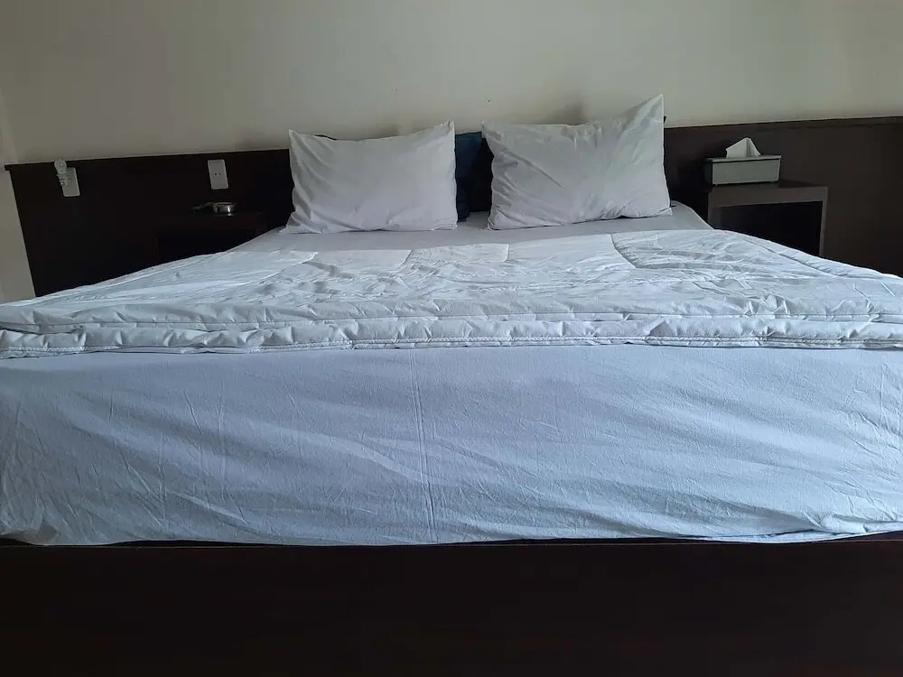 Кабанджахе: Hotel Juma Eluk by OYO Rooms