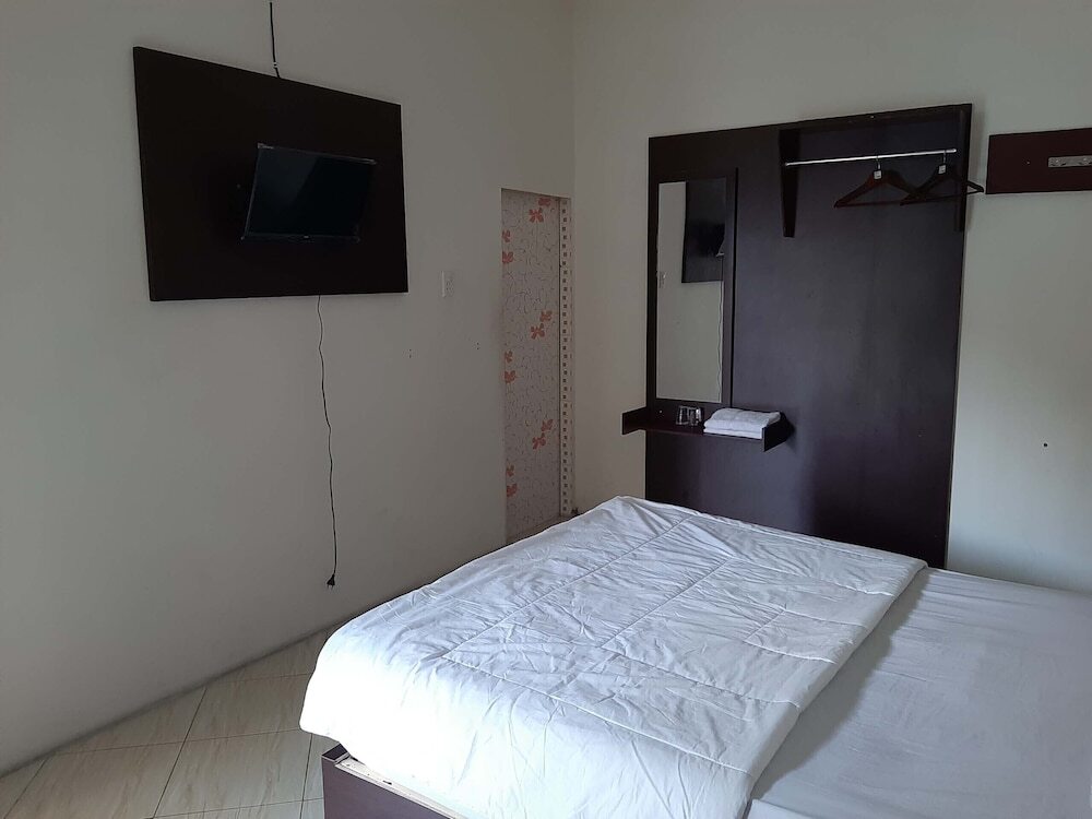 Кабанджахе: Hotel Juma Eluk by OYO Rooms