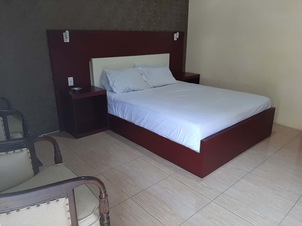 Кабанджахе: Hotel Juma Eluk by OYO Rooms