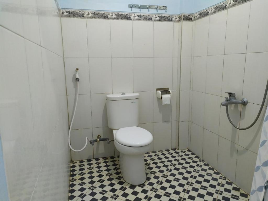 Таливанг: OYO 2423 Hotel Tubalong Taliwang Syariah