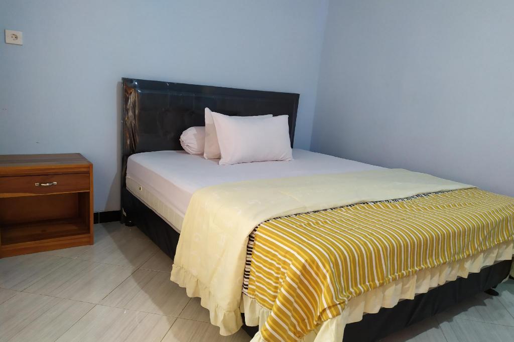 Таливанг: OYO 2423 Hotel Tubalong Taliwang Syariah