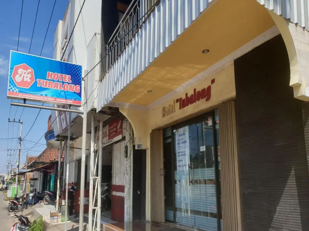 Таливанг: OYO 2423 Hotel Tubalong Taliwang Syariah