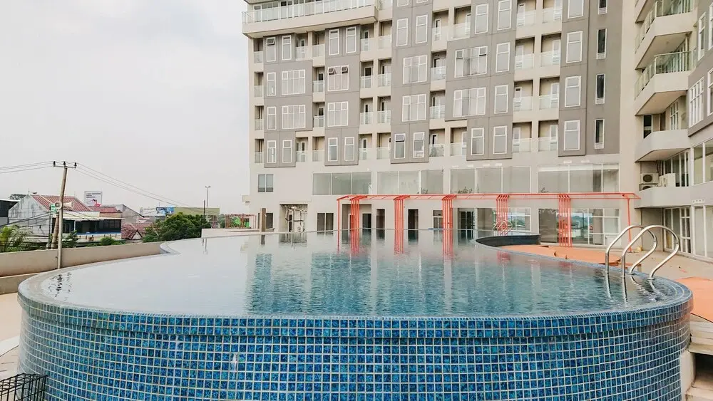 Южный Тангеранг: Strategic Studio Amazana Serpong Apartment