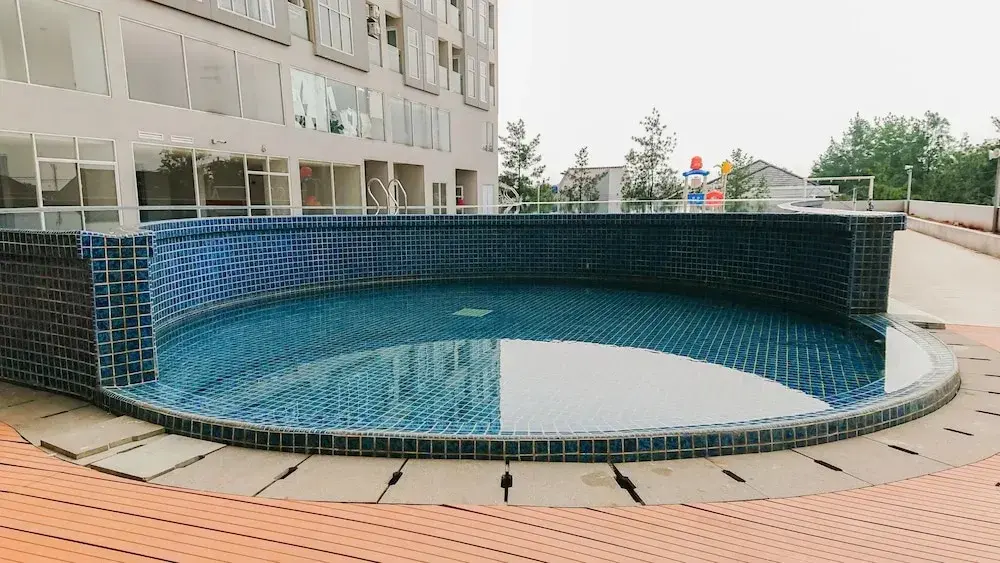 Южный Тангеранг: Strategic Studio Amazana Serpong Apartment
