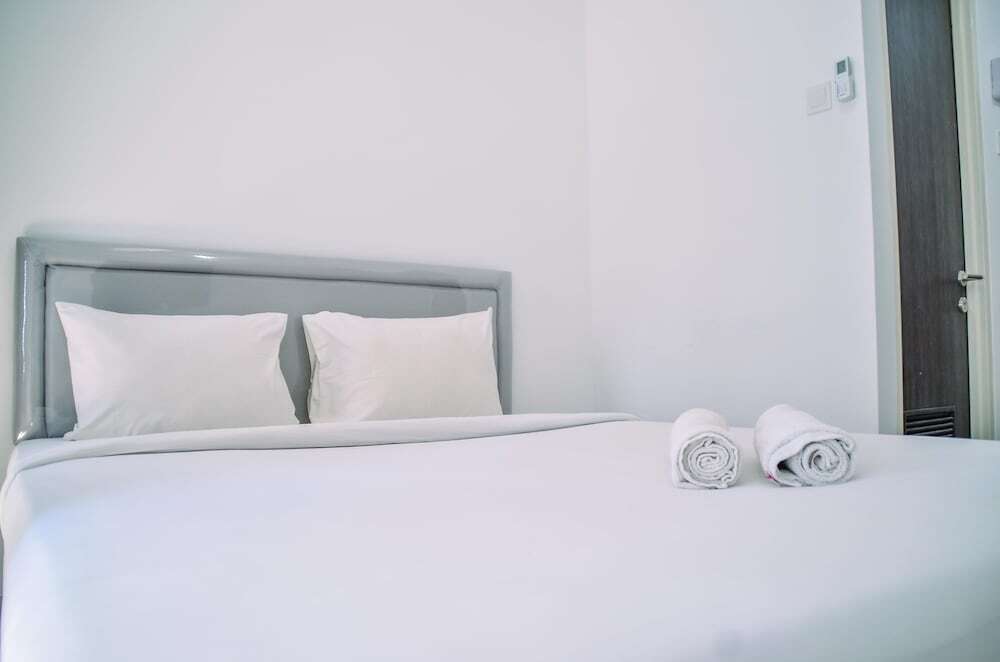Legok: Chic and Cozy Studio at Serpong Garden Apartment