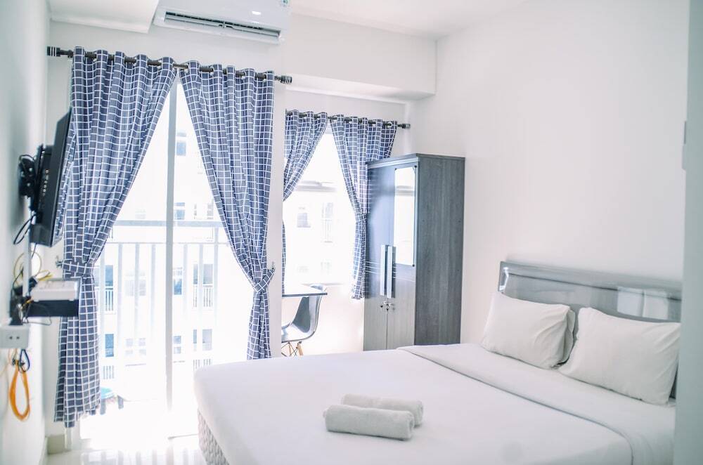 Legok: Chic and Cozy Studio at Serpong Garden Apartment