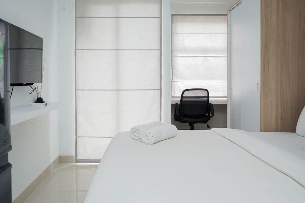 Legok: Comfort Living Studio Room At Serpong Garden Apartment