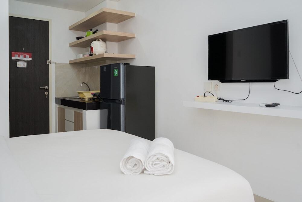 Legok: Comfort Living Studio Room At Serpong Garden Apartment