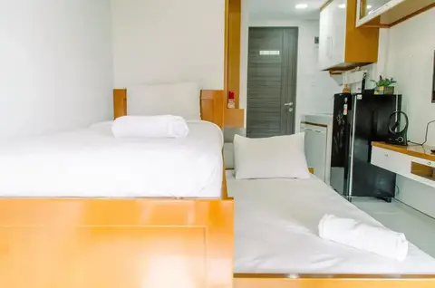Minimalist and Homey Studio Room at Amazana Serpong Apartment — фото 1