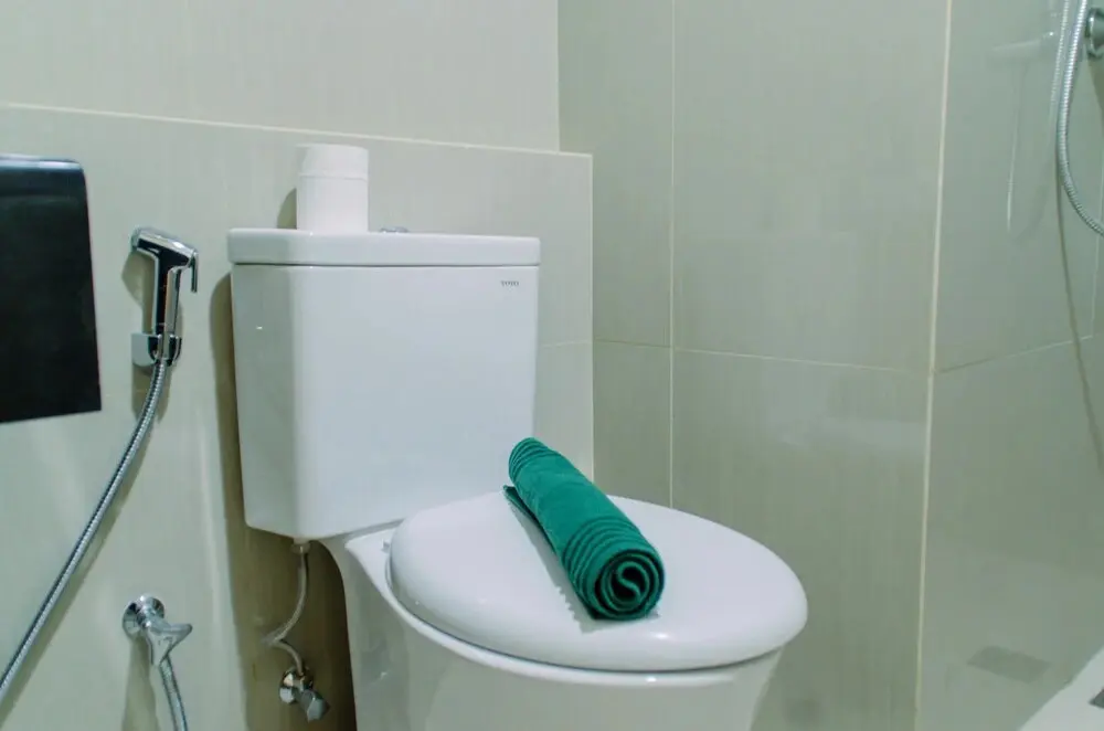 Южный Тангеранг: Stunning 1BR without Living Room at Bintaro Embarcadero Suites Apartment