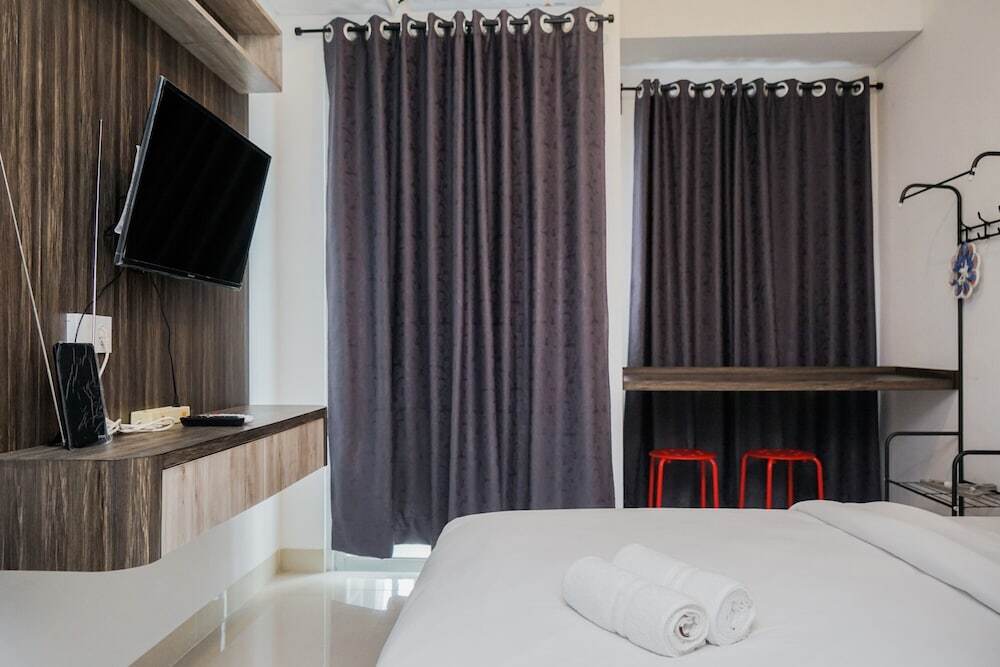 Legok: Nice And Comfy Studio At Serpong Garden Apartment