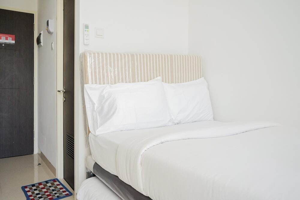 Legok: Comfy And Minimalist Studio Room At Serpong Garden Apartment