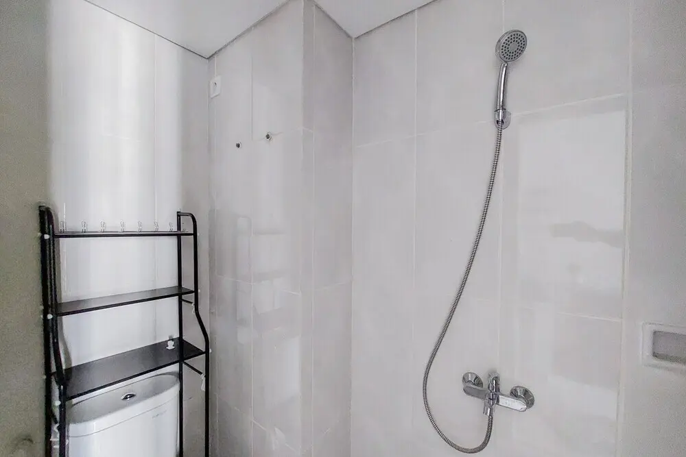 Legok: Comfy And Minimalist Studio Room At Serpong Garden Apartment
