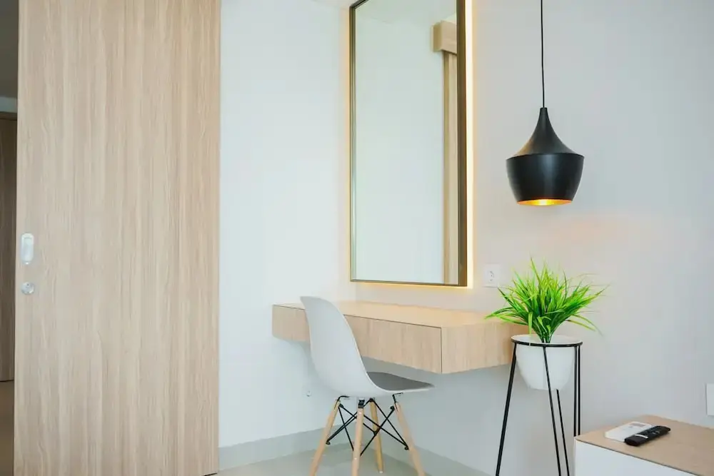 Южный Тангеранг: Comfy And Minimalist Studio At Embarcadero Bintaro Apartment