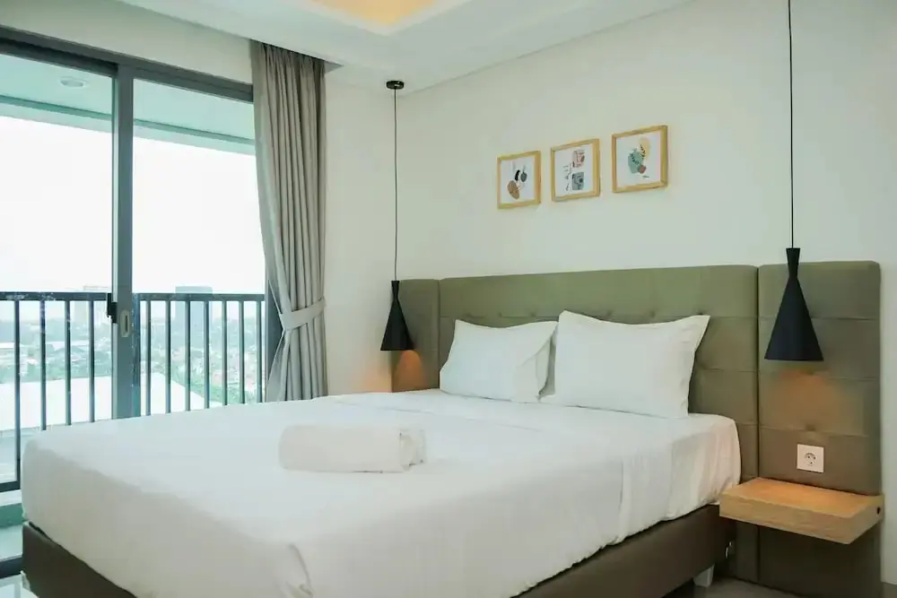 Южный Тангеранг: Comfy And Minimalist Studio At Embarcadero Bintaro Apartment
