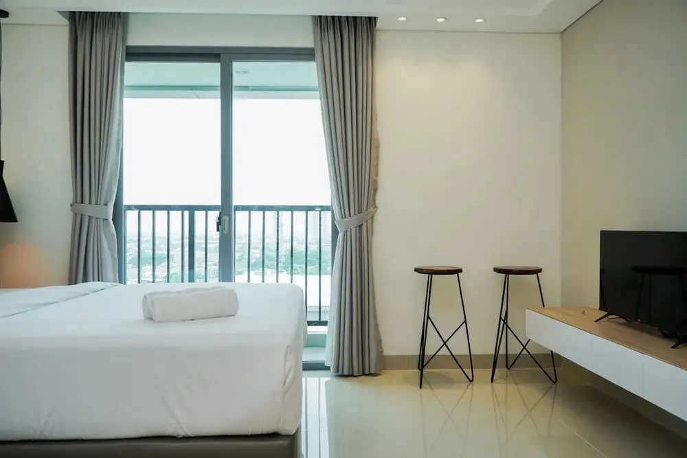 Южный Тангеранг: Comfort And Minimalist Studio At Embarcadero Bintaro Apartment