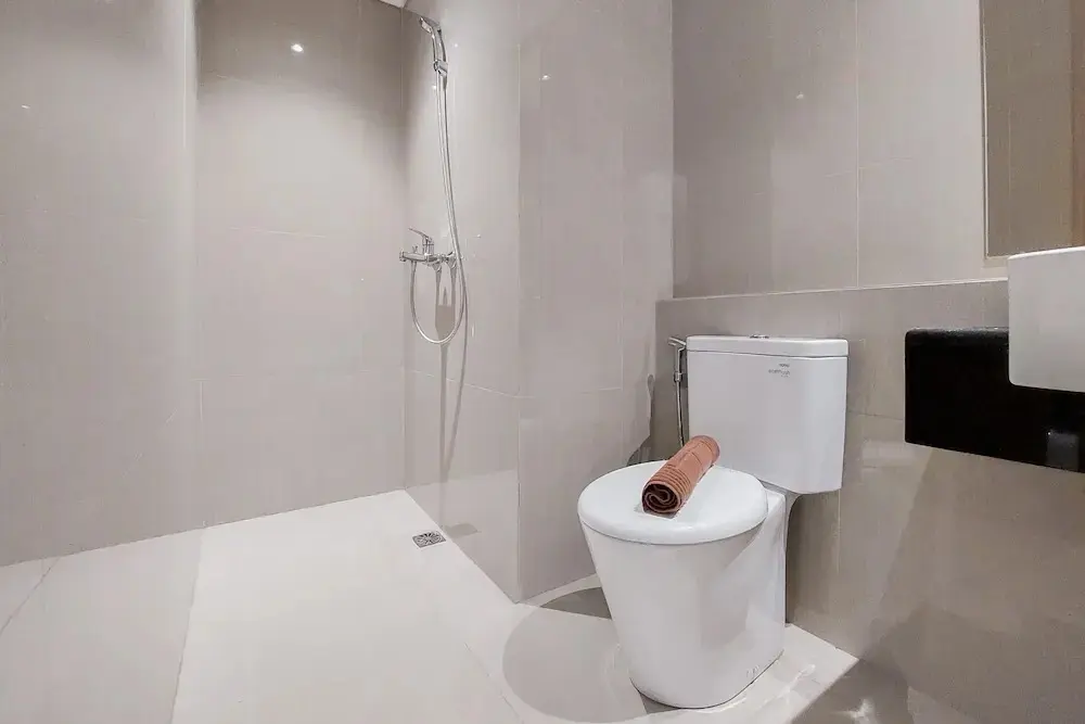 Южный Тангеранг: Comfort And Minimalist Studio At Embarcadero Bintaro Apartment