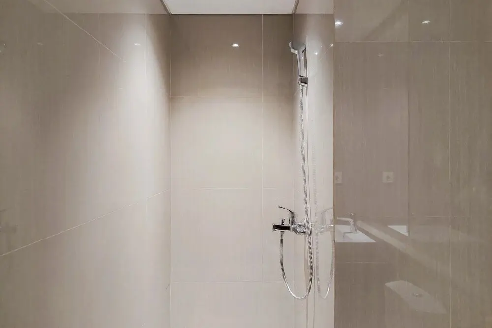 Южный Тангеранг: Comfort And Minimalist Studio At Embarcadero Bintaro Apartment