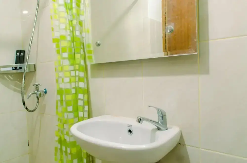 Южный Тангеранг: Unique Studio With Folded Bed Amazana Serpong Apartment
