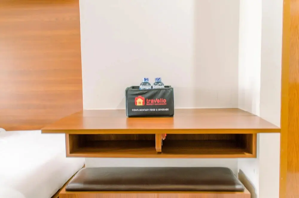 Южный Тангеранг: Unique Studio With Folded Bed Amazana Serpong Apartment