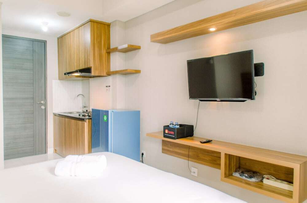 Южный Тангеранг: Comfy Studio At Amazana Serpong Apartment