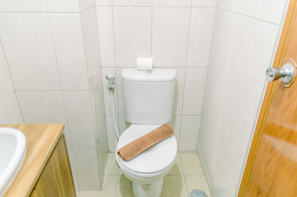 Южный Тангеранг: Comfy Studio At Amazana Serpong Apartment