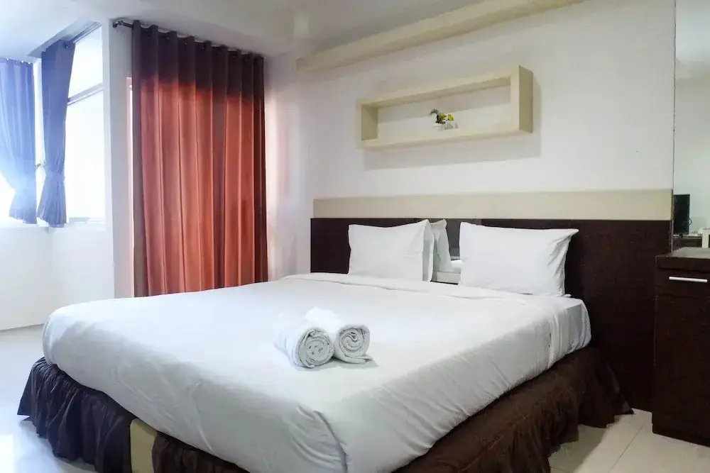 Сурабая: Best Deal Studio Apartment At High Point Serviced