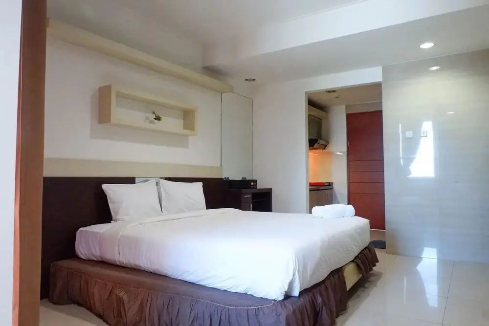 Сурабая: Best Deal Studio Apartment At High Point Serviced