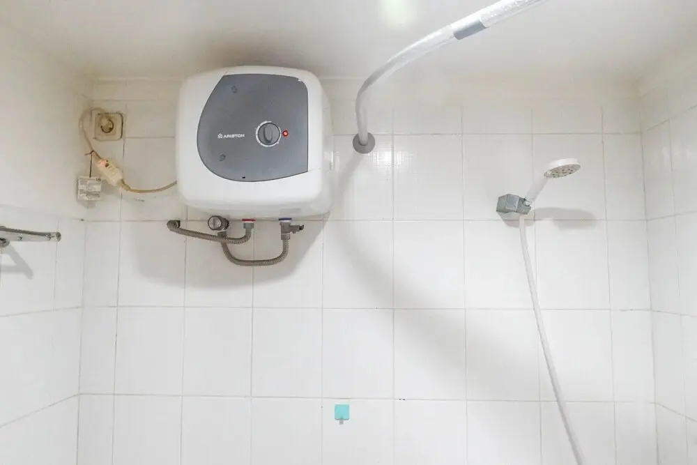 Сурабая: Best Deal Studio Apartment At High Point Serviced