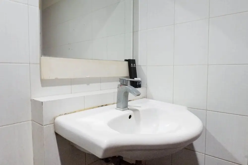 Сурабая: Best Deal Studio Apartment At High Point Serviced
