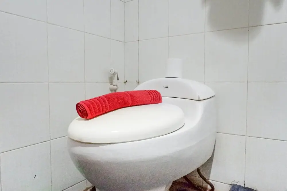 Сурабая: Best Deal Studio Apartment At High Point Serviced