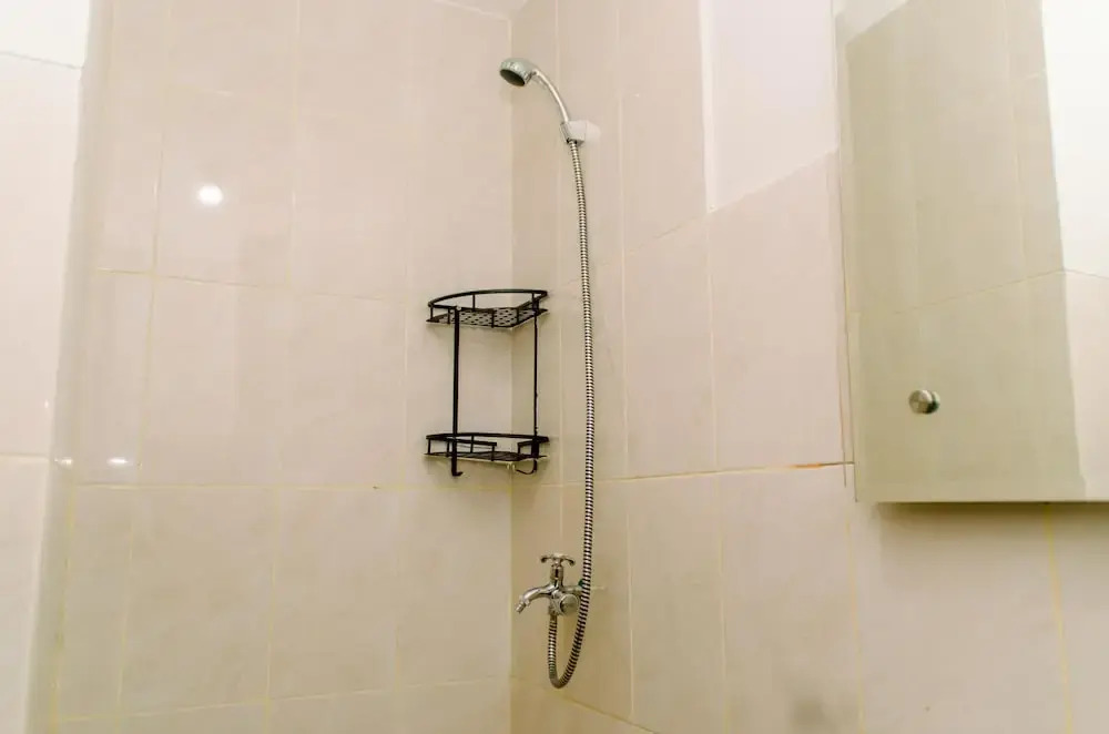Южный Тангеранг: Nice And Simply Studio At Amazana Serpong Apartment