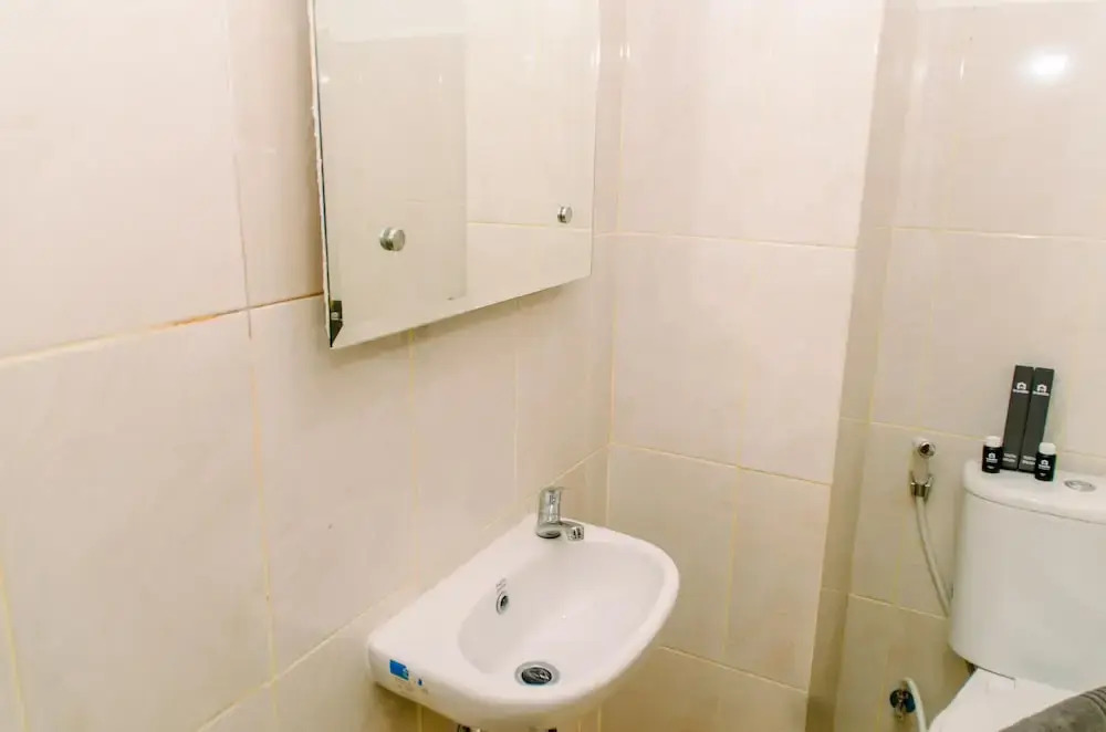 Южный Тангеранг: Nice And Simply Studio At Amazana Serpong Apartment