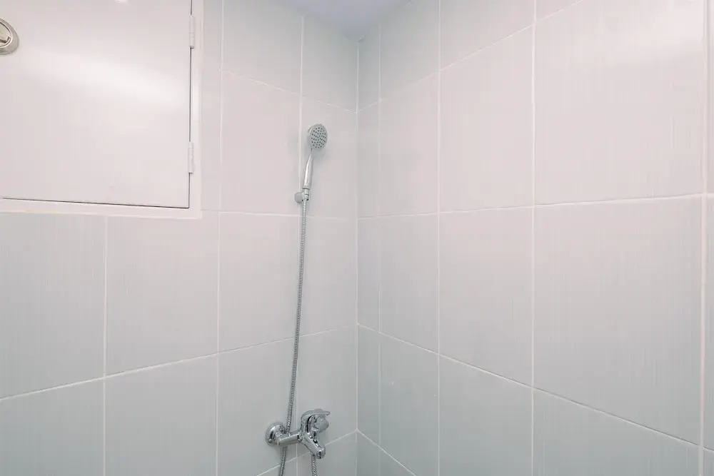 Джакарта: Nice And Cozy Studio At La Hub City Apartment