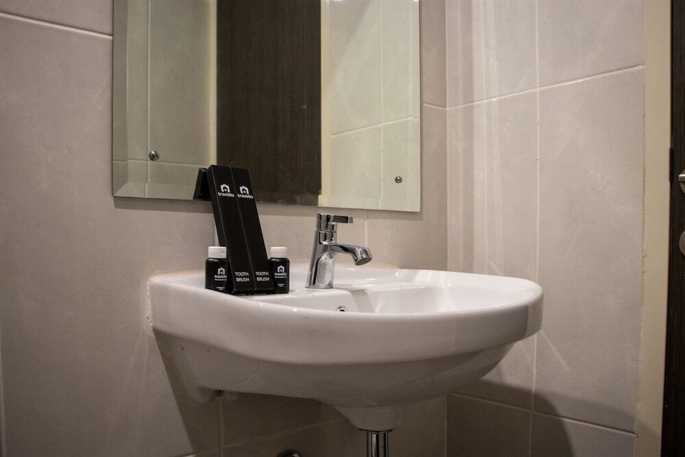 Legok: Nice And Comfort 2Br At Serpong Garden Apartment