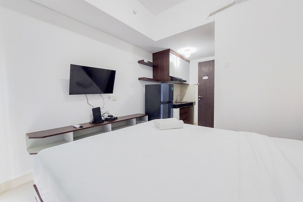 Legok: Fancy And Nice Studio Apartment At Serpong Garden