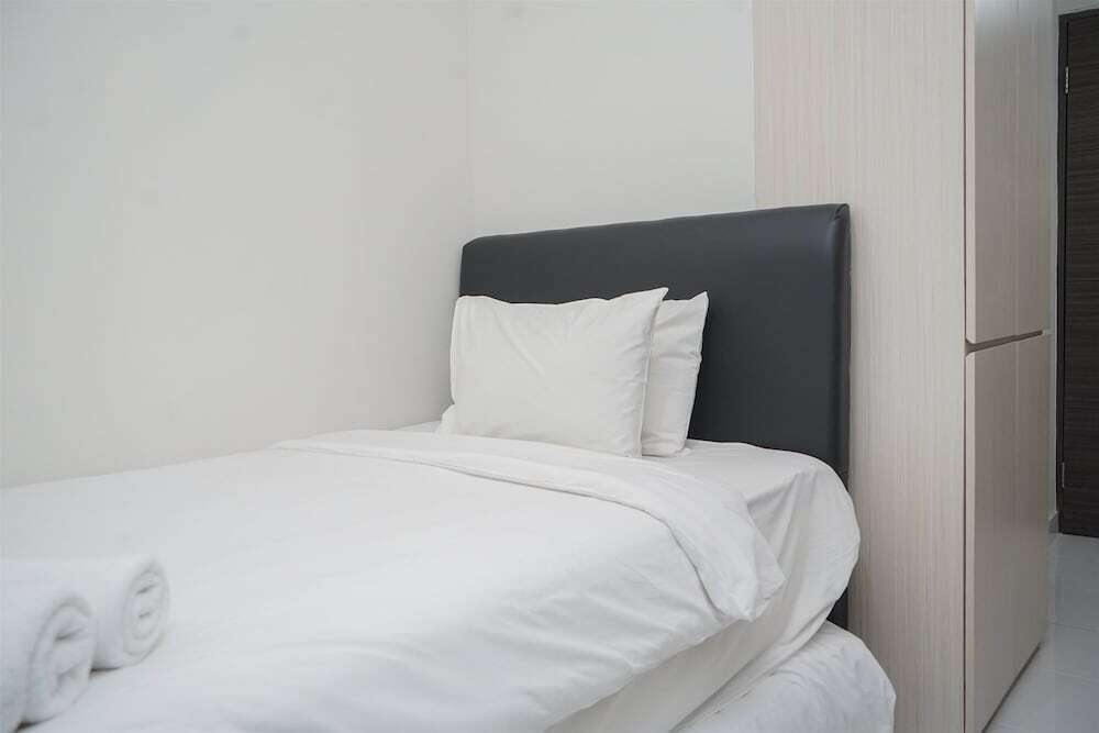 Южный Тангеранг: Warm And Simply Studio At Amazana Serpong Apartment