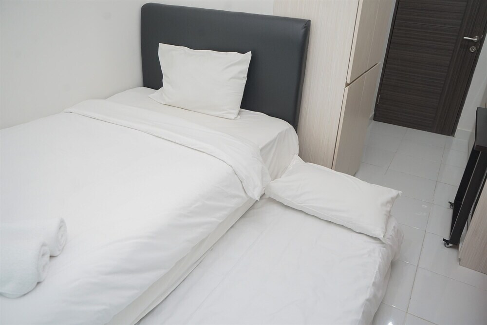 Южный Тангеранг: Warm And Simply Studio At Amazana Serpong Apartment
