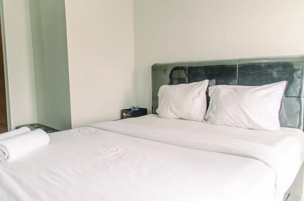 Южный Тангеранг: Elegant And Comfort Studio Amazana Apartment Serpong