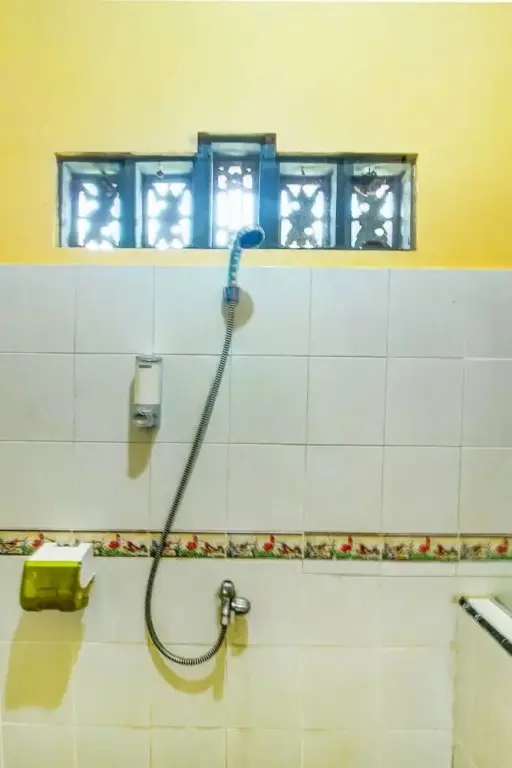 Караванг: OYO HOMES 91242 Desa Wisata Cibuntu Kuningan Syariah