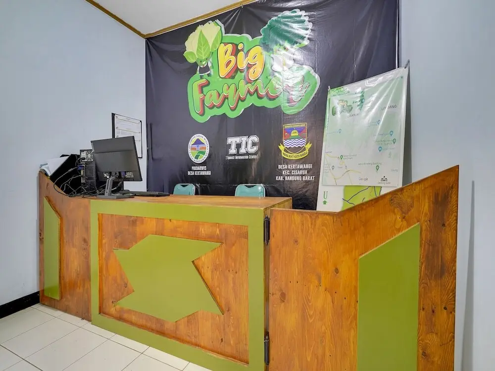 Паромпонг: OYO Homes 91156 Eco Tourism Big Farmer Desa Kertawangi Syariah