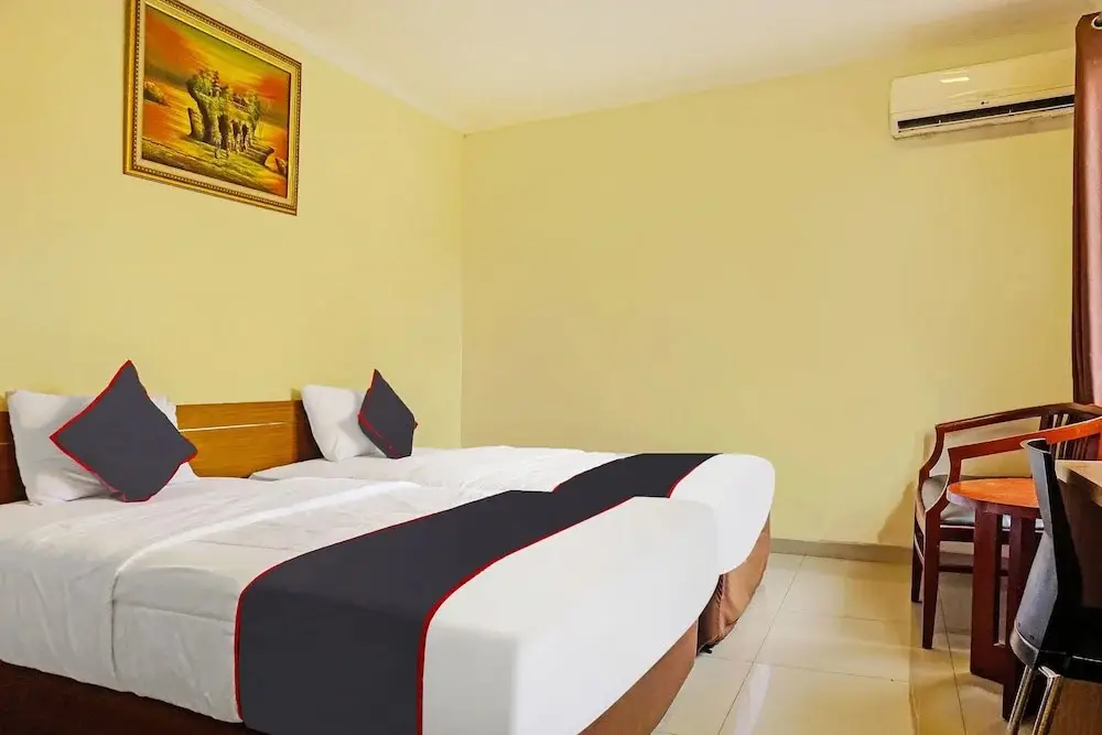 Джакарта: SUPER OYO Collection O 91409 Hotel Fiducia Otista 153 - 157