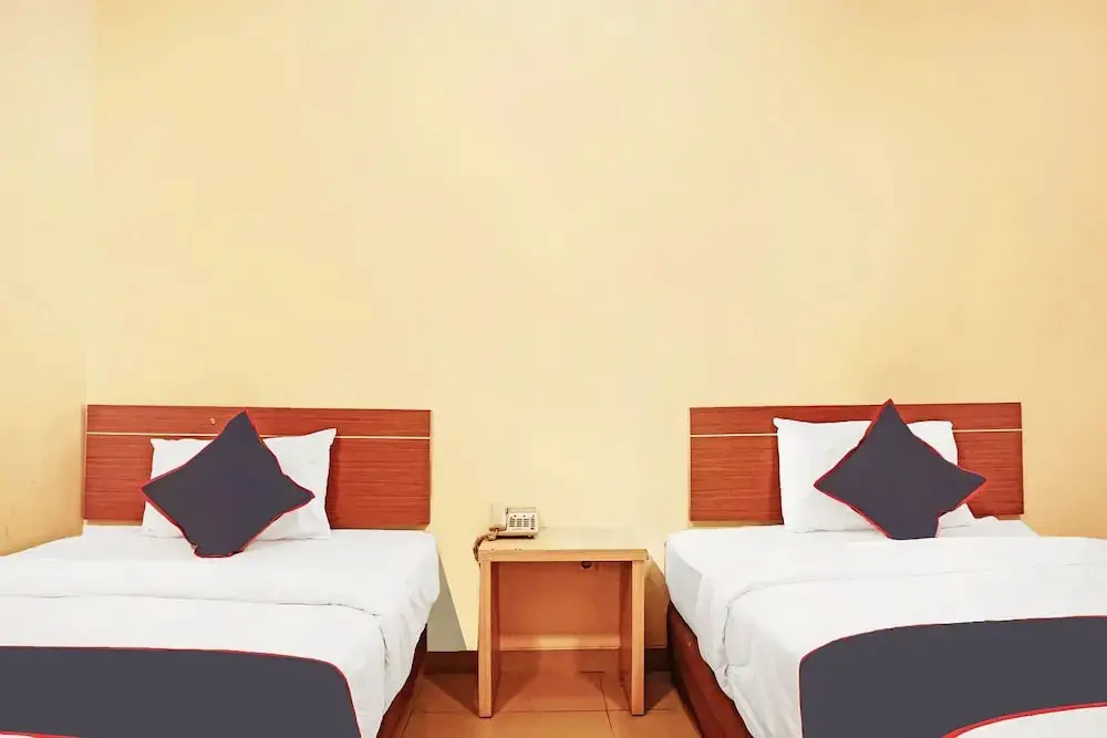 Джакарта: SUPER OYO Collection O 91409 Hotel Fiducia Otista 153 - 157