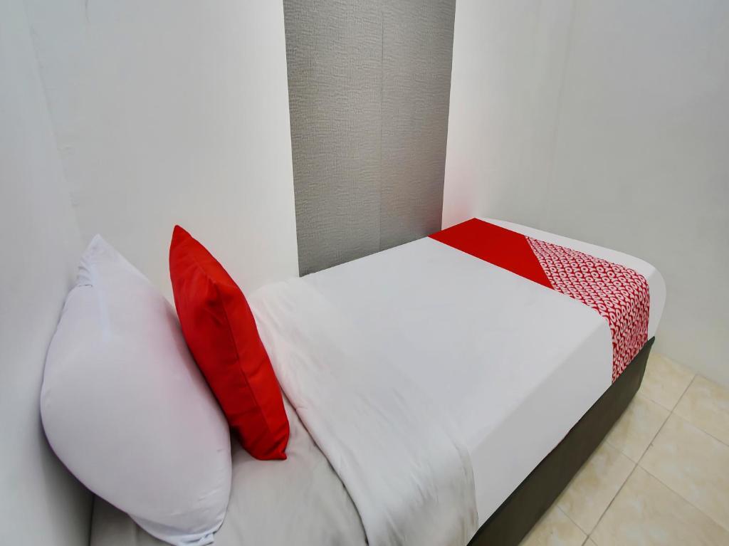 Маланг: OYO Living 90950 Forzando House