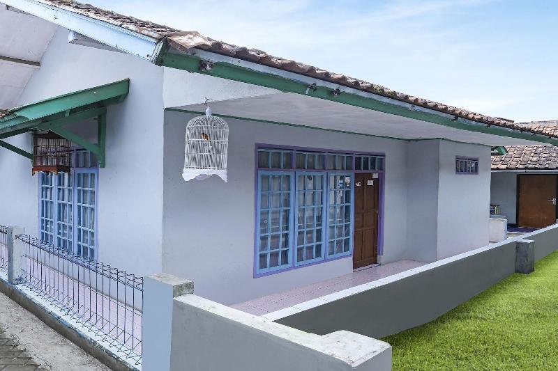 Лембанг: OYO Homes 91002 Eco Tourism Desa Cibodas Areng 3 Syariah