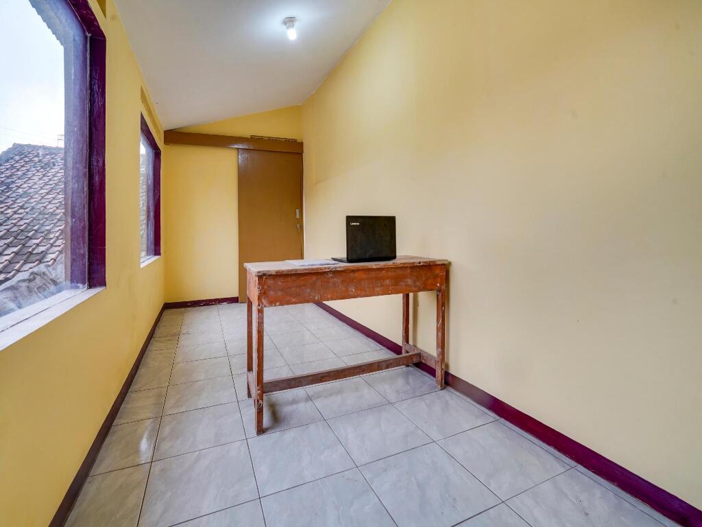 Нгампрах: OYO Homes 90917 Eco Tourism Geopark Padalarang Homestay Syariah