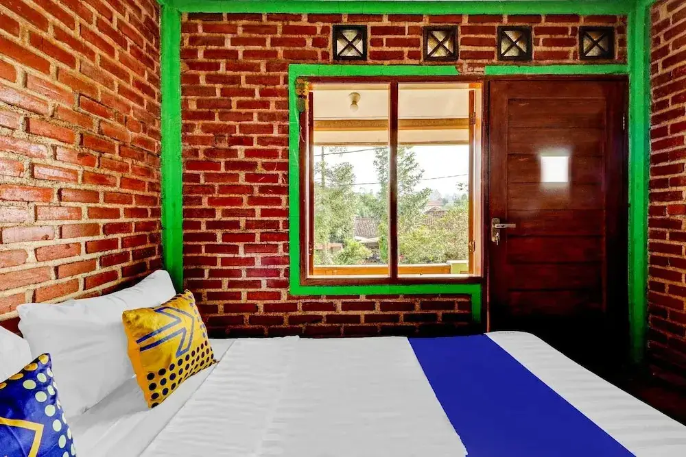 OYO Homes 90850 Cibeunying Eco Tourism Homestay Cibodas Maribaya 2 — фото 1