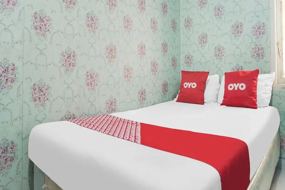 Караванг: OYO 92110 Christine Home Stay Syariah