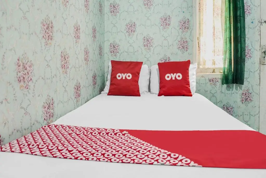 Караванг: OYO 92110 Christine Home Stay Syariah